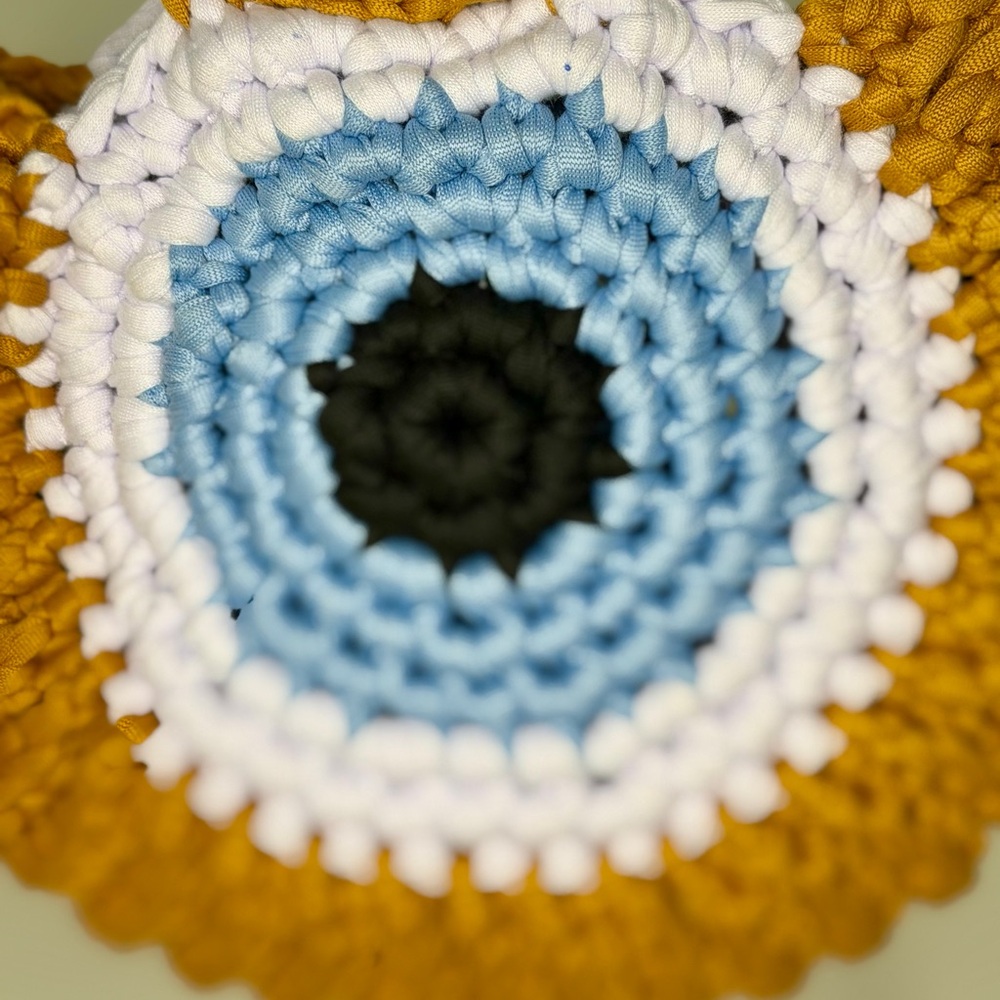 Handcrafted Crochet Bag with Tortoise Shell Handle - Picture 6 of 16